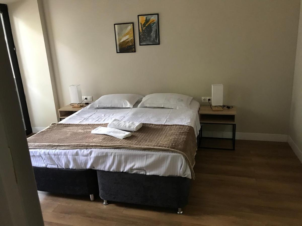 D And D Hotel 第比利斯 外观 照片